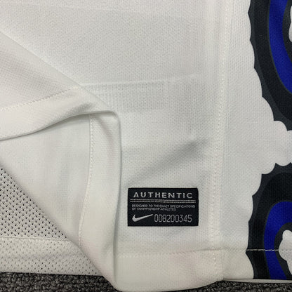 Camiseta retro de fútbol visitante del Inter de Milán 2010/11